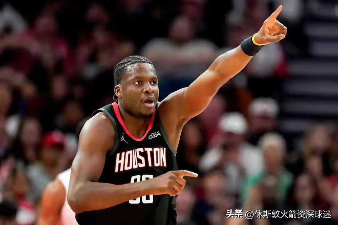 说实话卡佩拉这么好用的球员，乌杜卡当初一直不用搞不懂。卡佩拉进攻下降了，其实也是