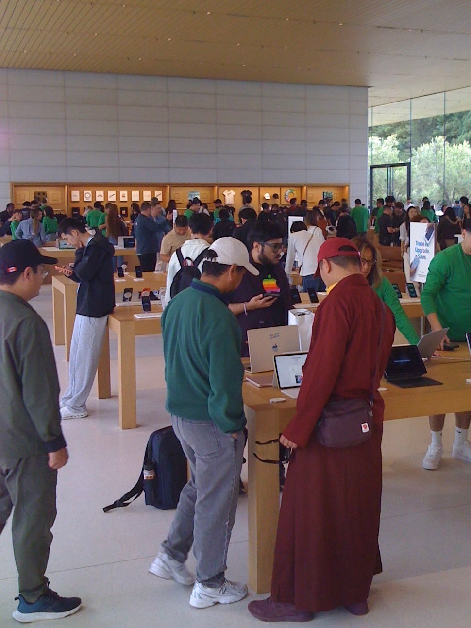 初代iPhone 拍摄的照片没有复杂算法、没有AI优化，这大概就是数码时代最纯粹