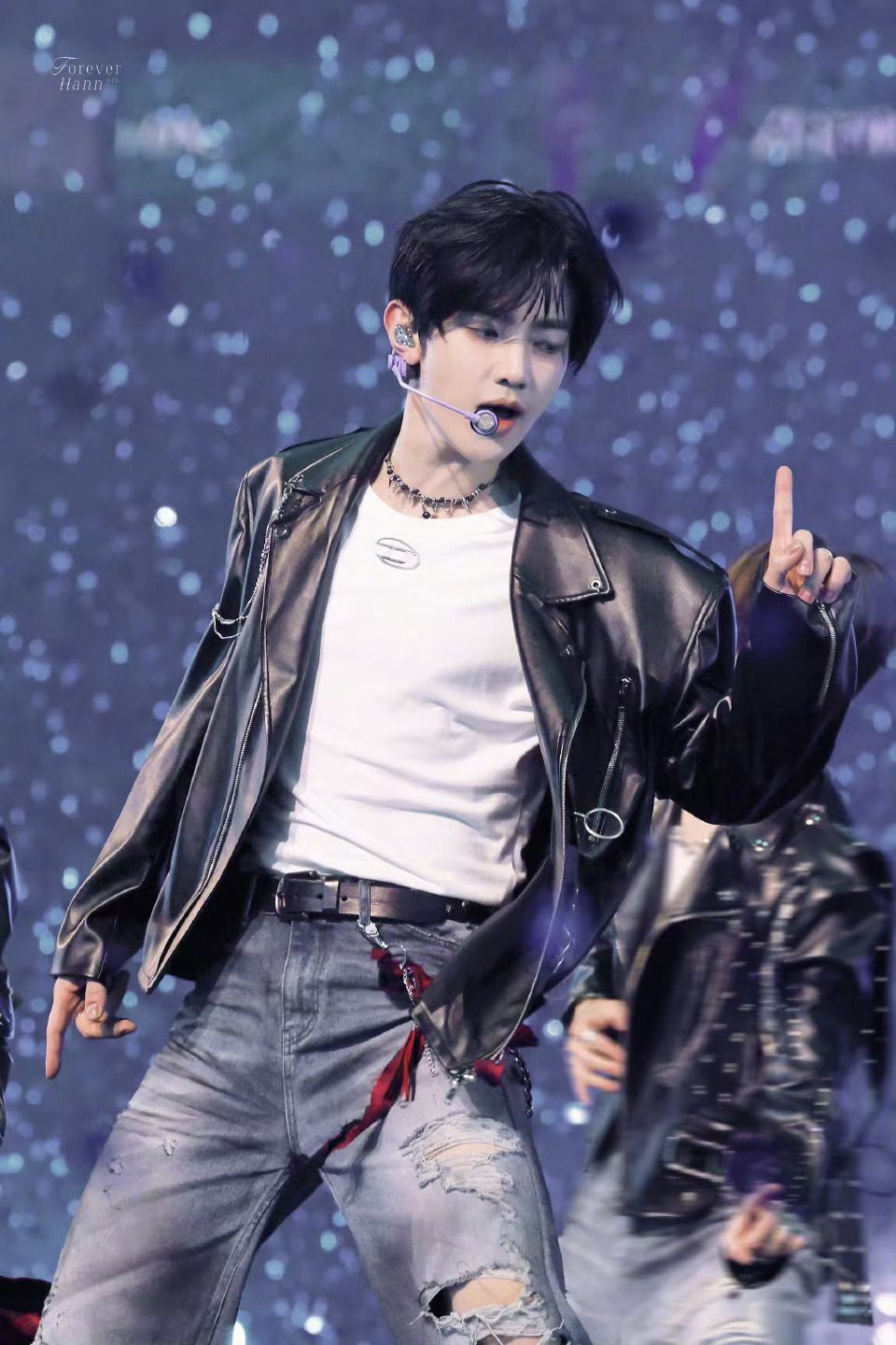 章昊韩束新商务预告，解散后首个商务，越来越好的昊昊