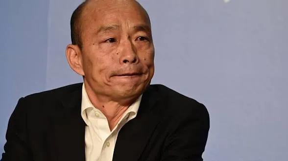 美对台军售案金额争议，把中国国民党内两条路线彻底撕开了。

巨额军购引爆“茶壶风