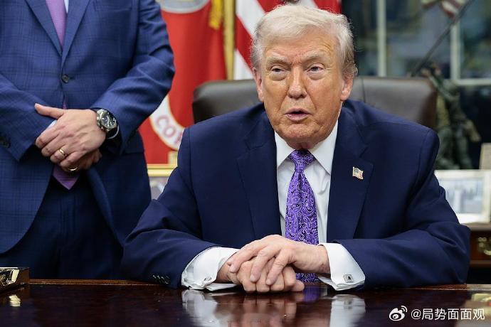 【特朗普称美军对尼日利亚伊斯兰国目标发动打击】当地时间12月25日，美国总统特朗