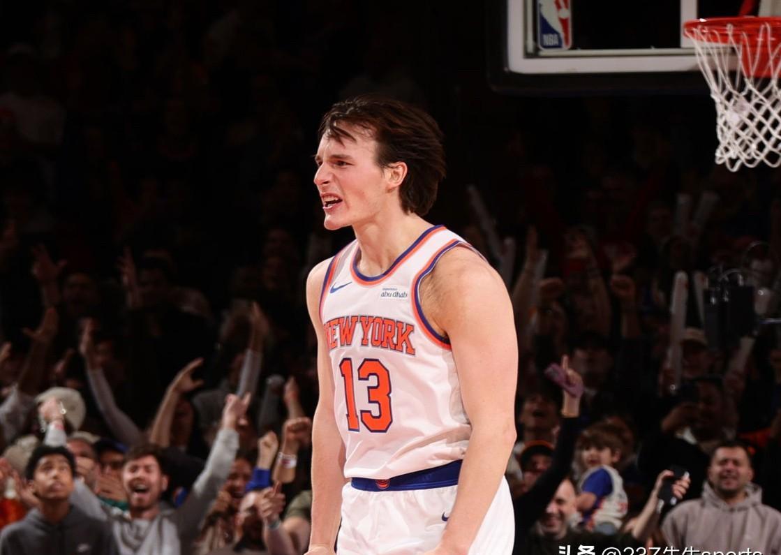 纽约人等了11年，就为等这一节。
当骑士带着14分优势进入第四节，麦迪逊花园快要