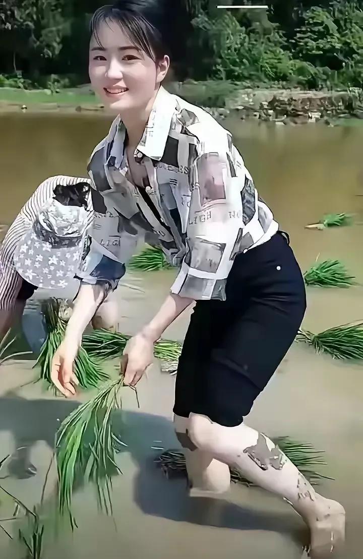 上联：勤劳致富三分地；
下联：？？？