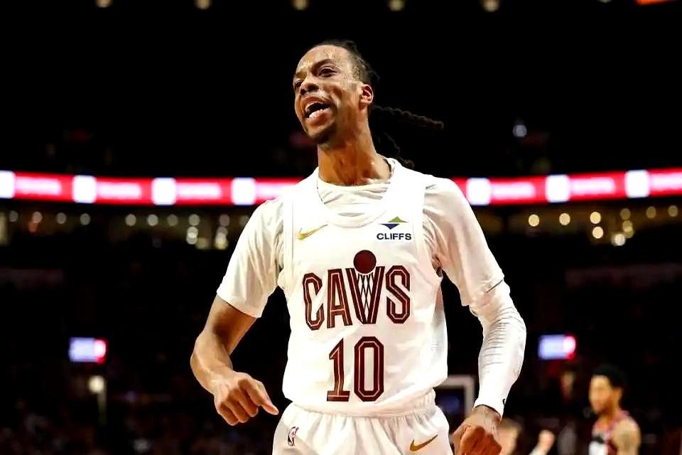 骑士还是交易走加兰吧！

加兰在高端局的表现确实堪忧，屡次证明自己无法适应高强度