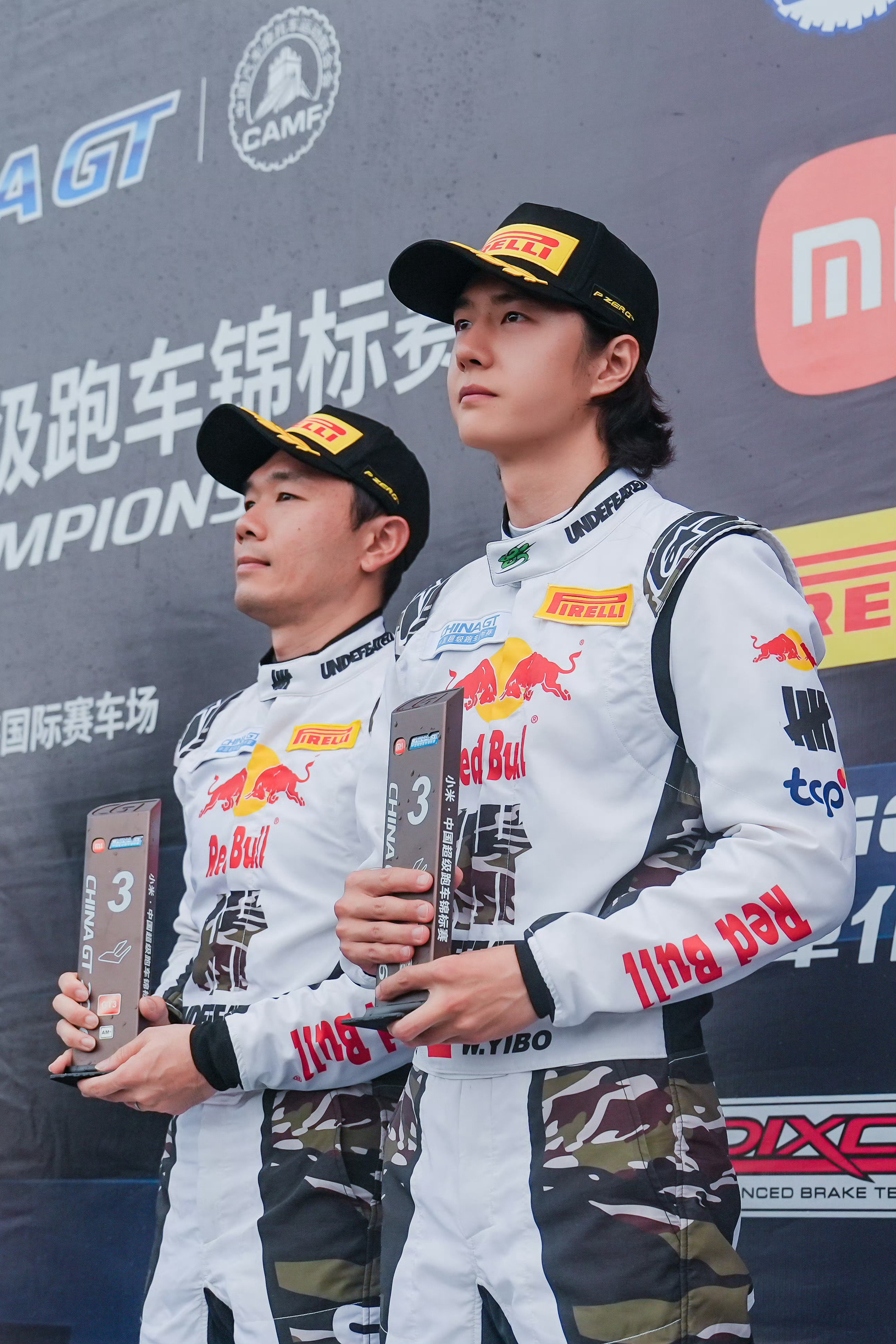 王一博暴雨中零失误背后硬实力荣誉时刻！王一博第二名85racing