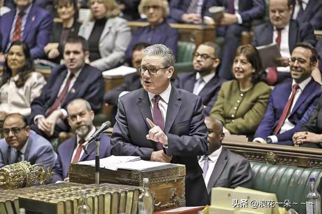 快讯！快讯！
🇬🇧也坐不住了？就在刚刚，英媒报道:“斯塔默认为，前几任首相不