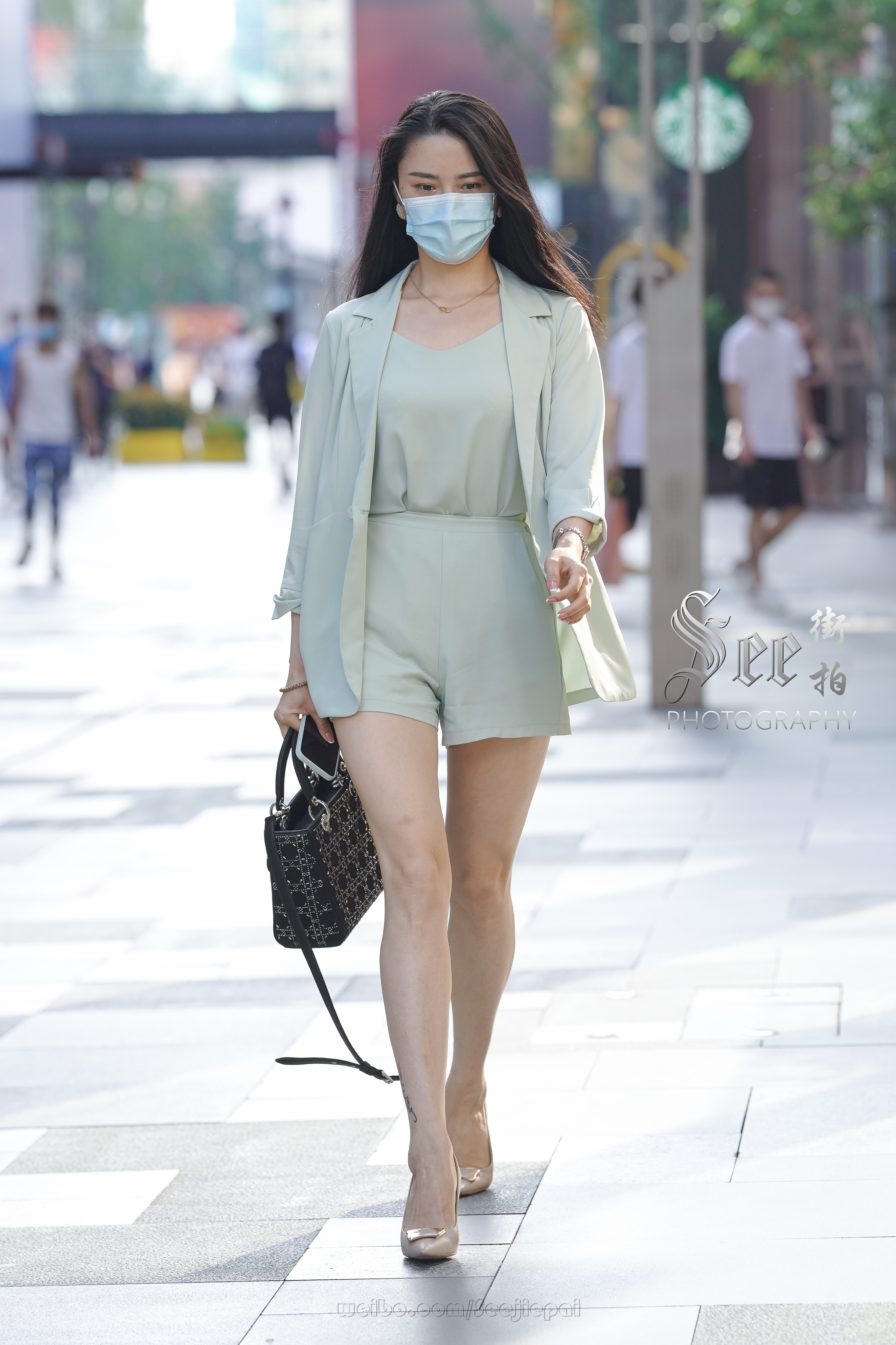 绿色西装搭配，减龄显气质~~ ​​​