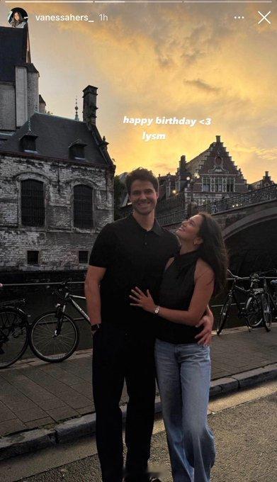 拉门斯女友 Vanessa 在ins的分享祝你生日快乐 
