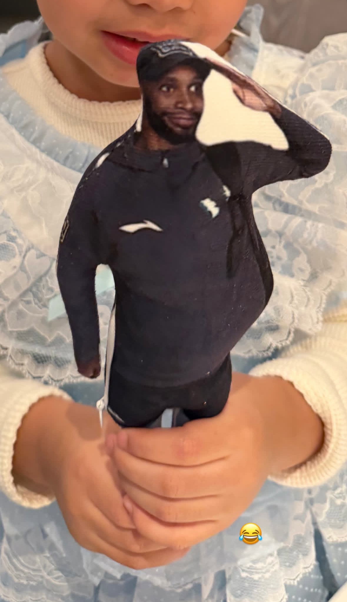 哈哈哈哈哈哈哈哈哈，笑死了弗格妻子更新她们收到的弗格周边弗格的人形玩偶，还是弗格