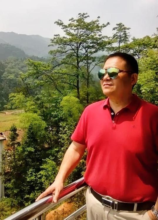 我这个人胆子很小，从小就是一个乖乖仔。

听妈妈的话，每天放学后，就立马回家，从