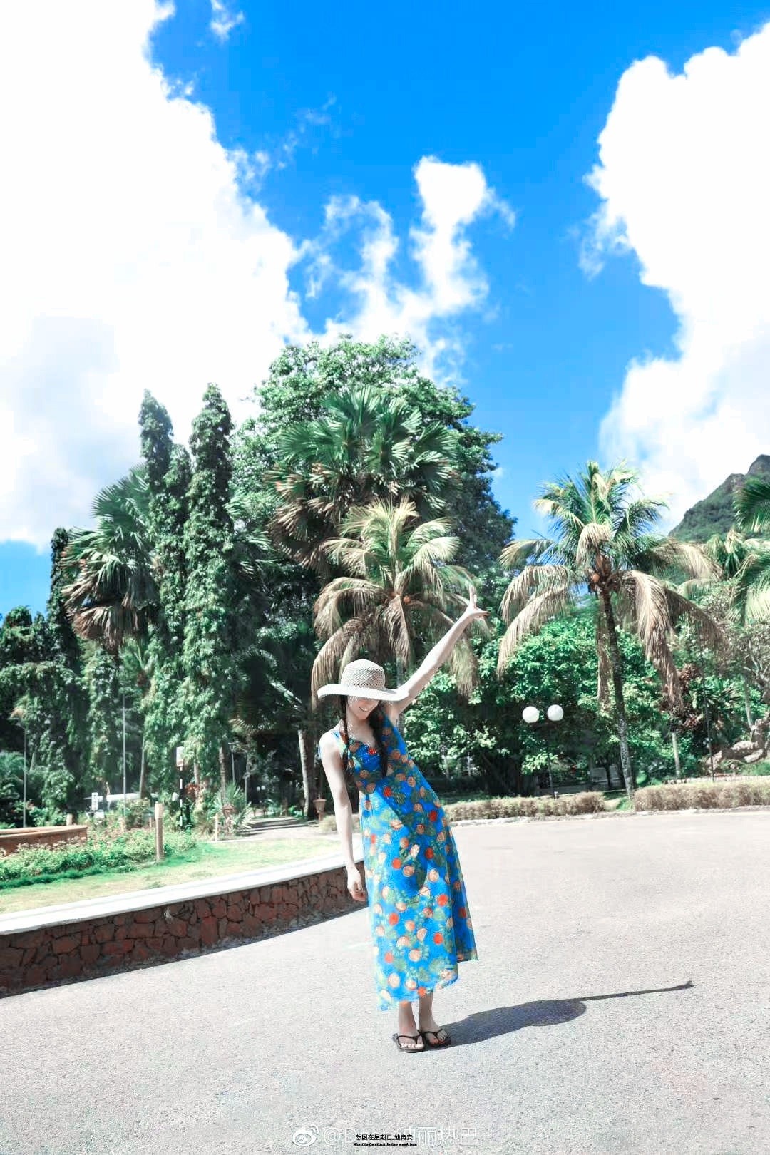 生命中，好多的事是这样，生活中，好多的情是这样，没有理由，也无需理由，爱就是爱，