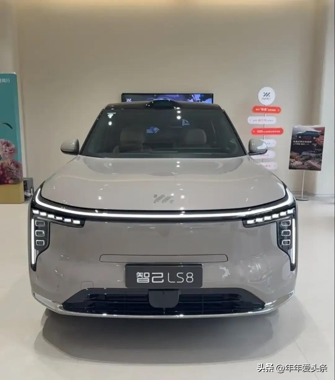 如今中大型SUV市场内卷程度颇高，智己LS8靠着自身硬实力站稳了脚跟。
 
这款
