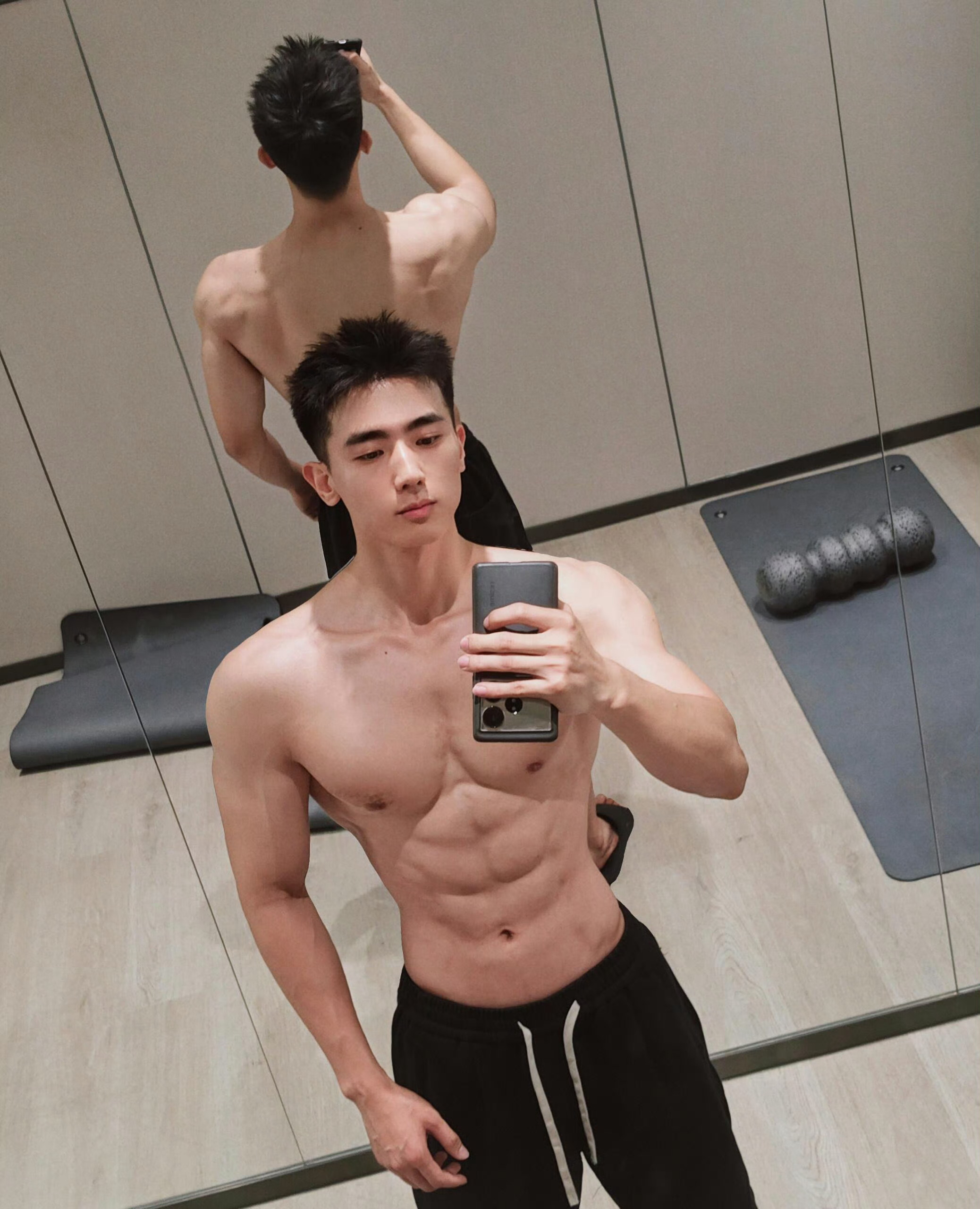 🤳🏻 帅给力