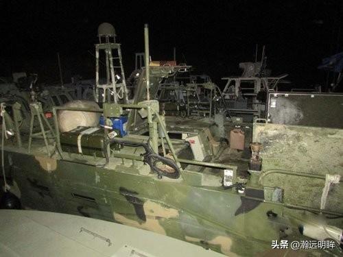 重大突发新闻：10名美国海军水兵（9名男性、1名女性）被伊朗俘虏，现关押在法尔西