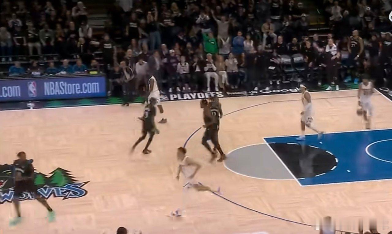 群狼狂潮！森林狼抢断穆雷上演4人快攻名场面，13分优势压制掘金引爆全场森林狼vs