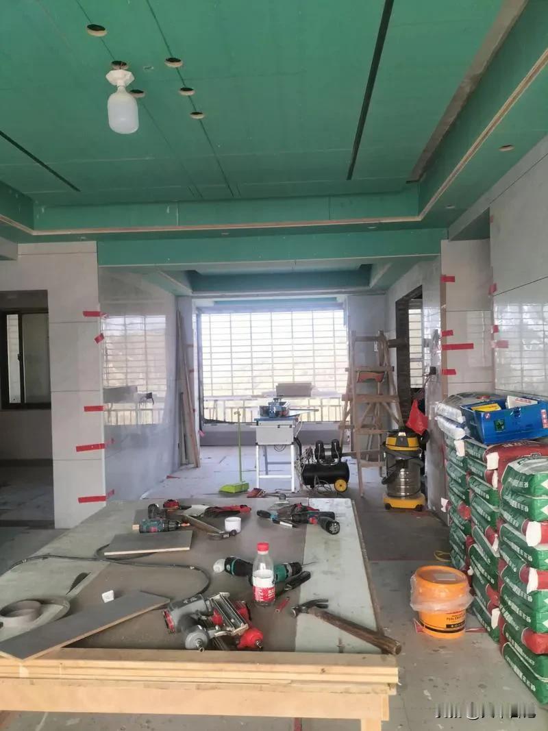 别再被装修公司忽悠了！真正的暴利不在设计和施工
 
很多人装修找装修公司，总觉得