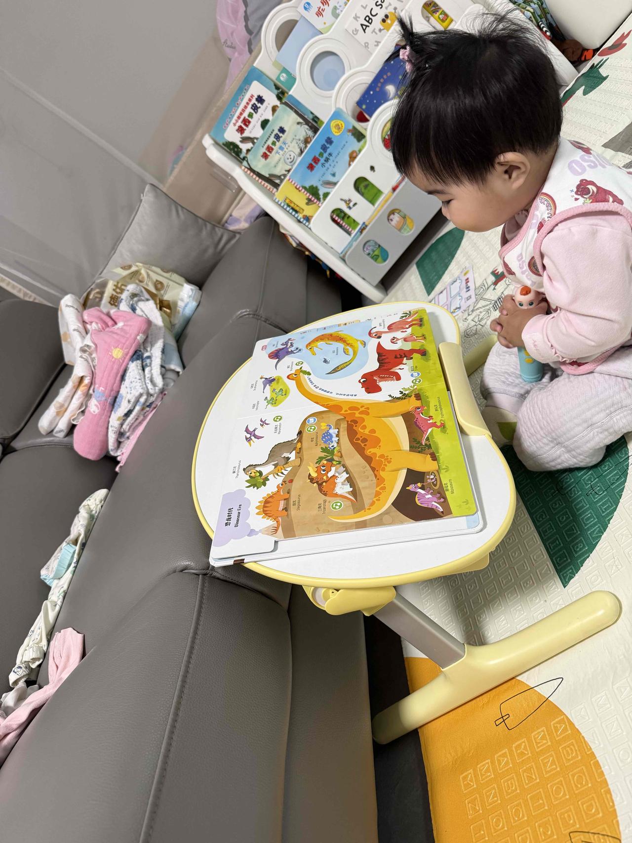 你有陪宝宝读绘本的习惯吗?
每日不论多忙多累，我都会在睡前陪宝宝读绘本。这么做是