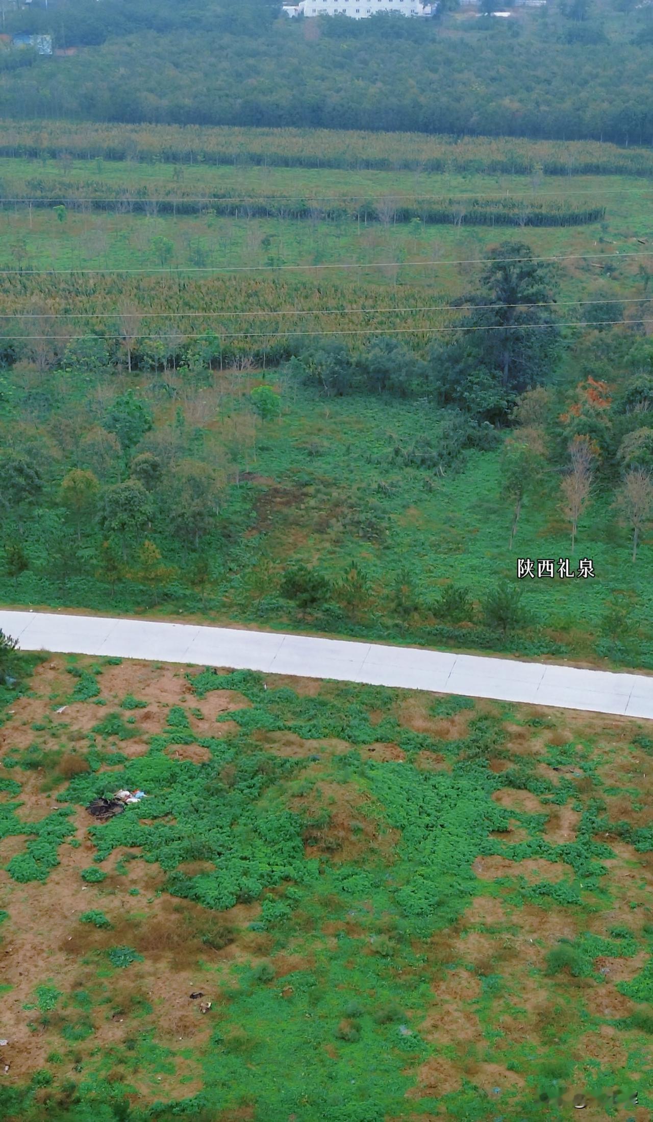 在唐太宗昭陵的陪葬墓区中，李承乾的墓葬渺小得近乎隐匿，位于礼泉县袁家村南边，低矮