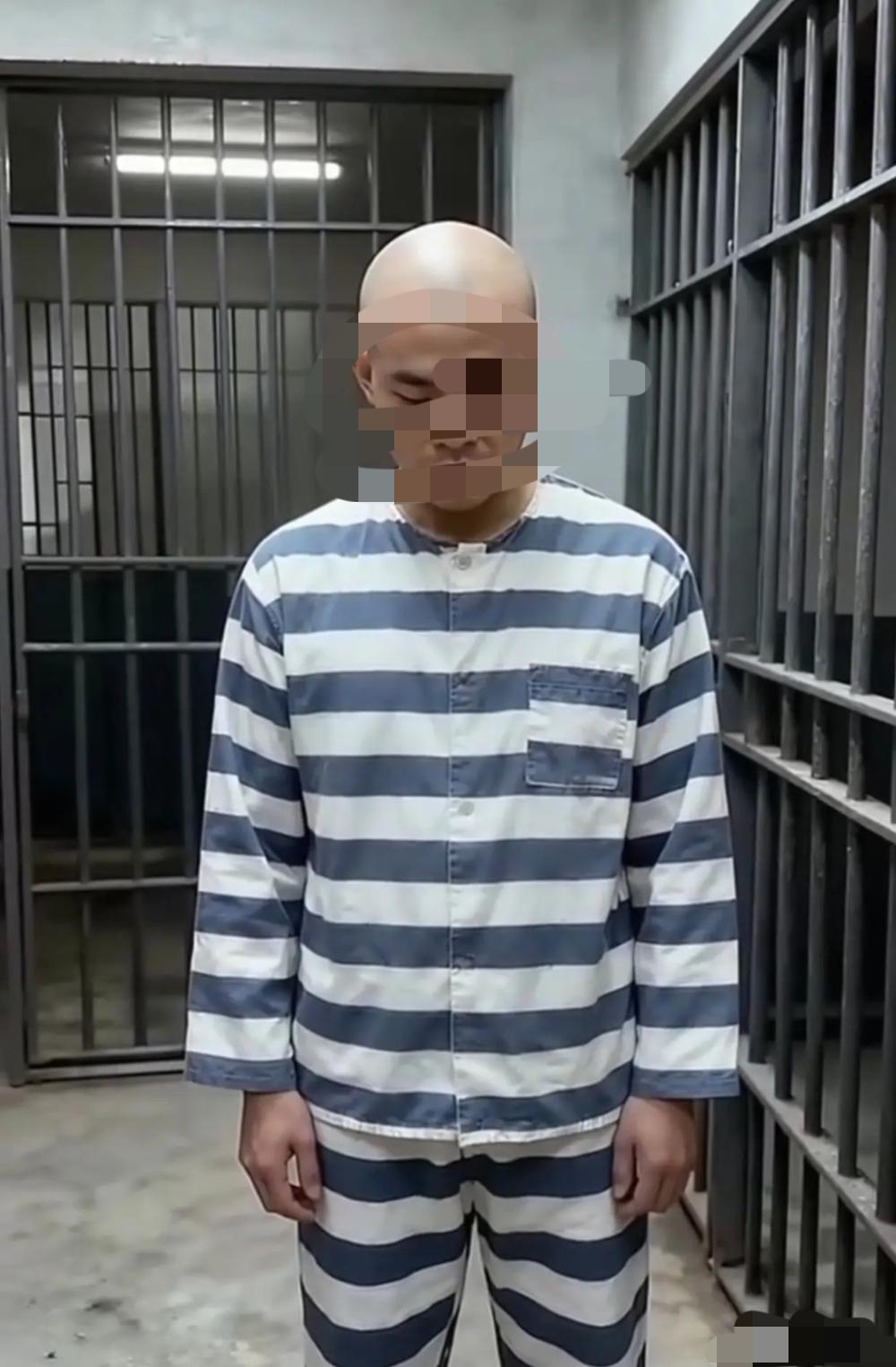 金毛有点不耐烦了，天天吵着闹着要见老金毛
     金毛一审判决结束后，金家经过