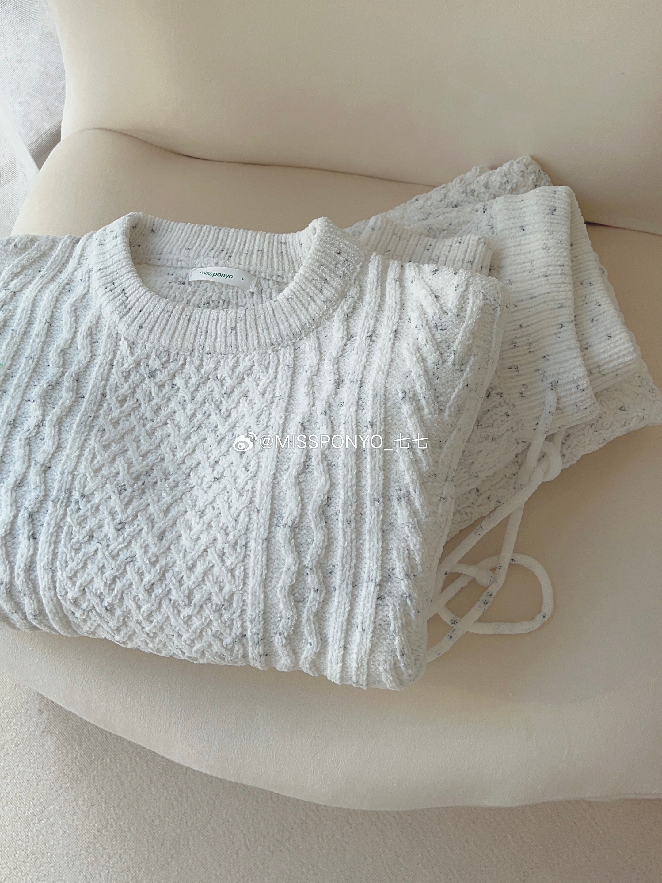 经典且安静的色彩让质感在秋冬温暖过渡🍶#今天穿什么##时尚穿搭##睡衣##家居