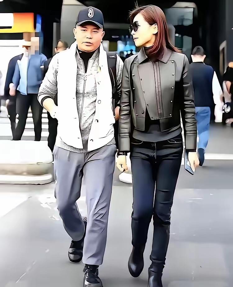 哦，原来刘涛的老公是京城四少之一啊！真了不起。