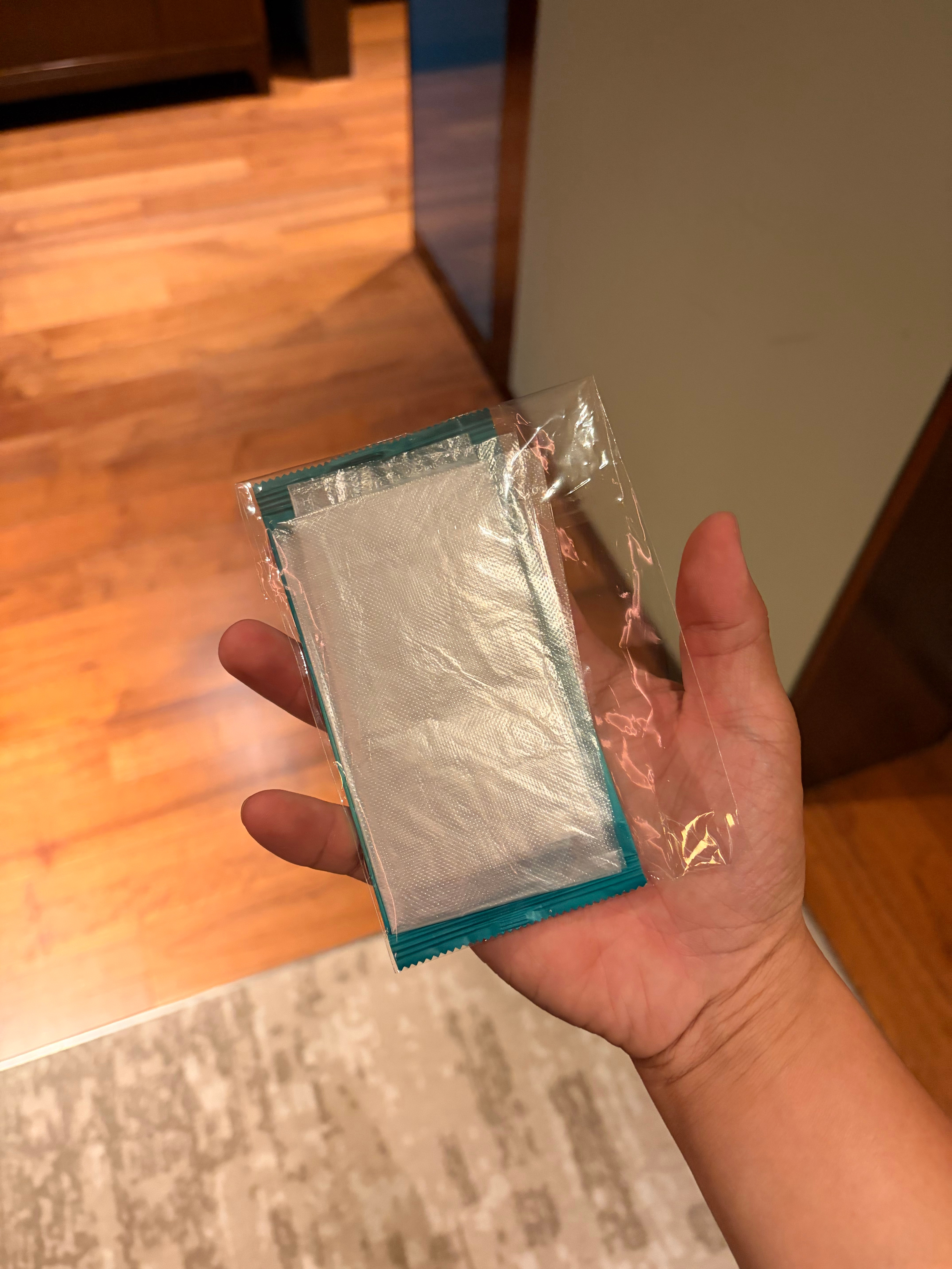 蔚来对于环境保护这一块真的是…绝了发布会现场给观众准备的零食和水，袋子里竟然还有