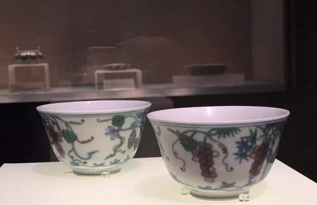 1962年，北京德胜门附近，发现座4平米空置小墓。考古人员没啥发现，正待离开，不