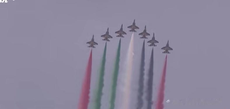 2025迪拜航展上，中国洪都L15“猎鹰”直接上演“逆袭名场面”，把中东土豪阿联