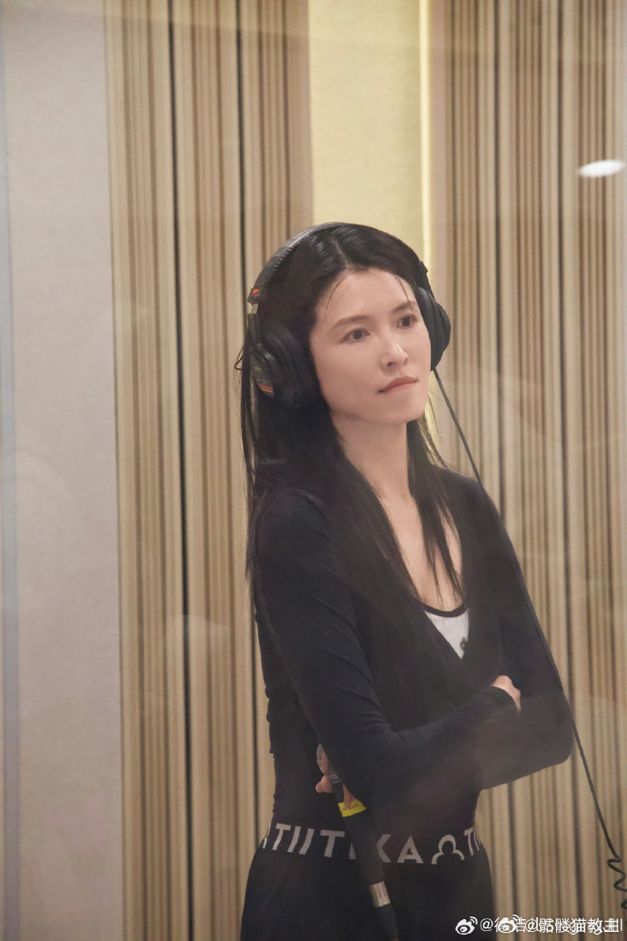 徐洁儿台湾腔天津话谁的青春DNA动了还被笑到！《海豚湾恋人》沈曼青在浪姐说天津话