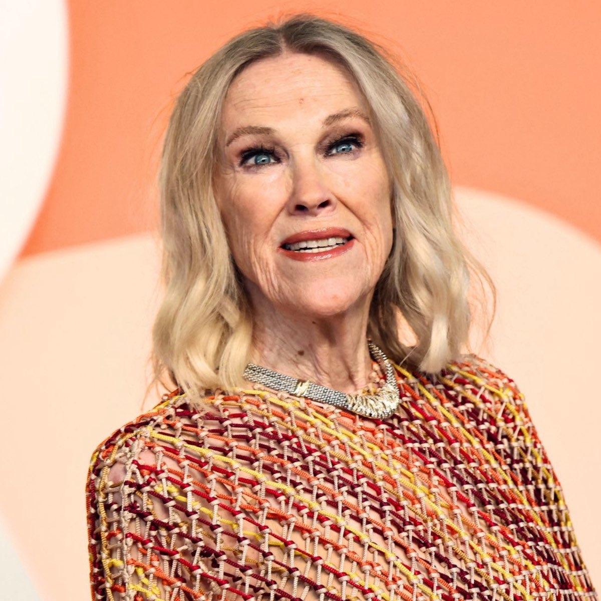 惊闻知名女演员Catherine O'Hara去世的消息，实在让人痛心。她195