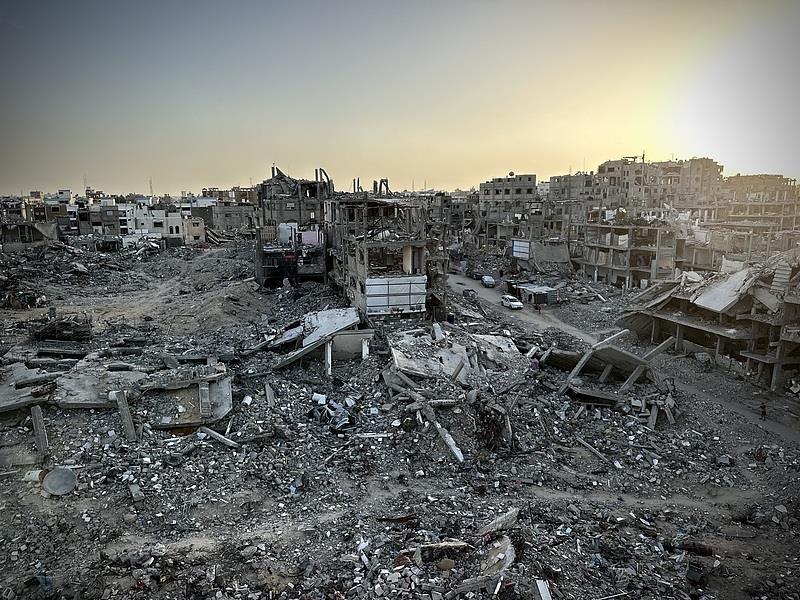 据中东眼媒体报道，在去年那场短暂的寂静过去后，加沙地带的空气仿佛又被某种无形的力