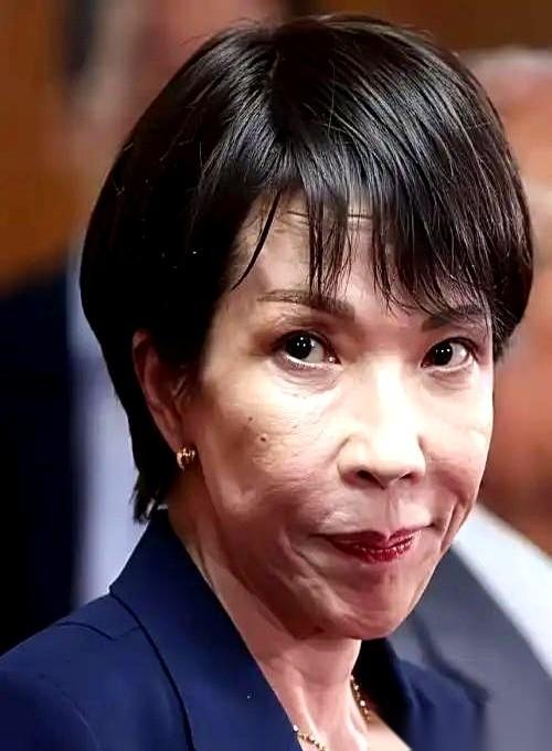 有些事，真的比小说还精彩。
大半夜的，1000公里射程的导弹，悄悄摸摸就运进了日