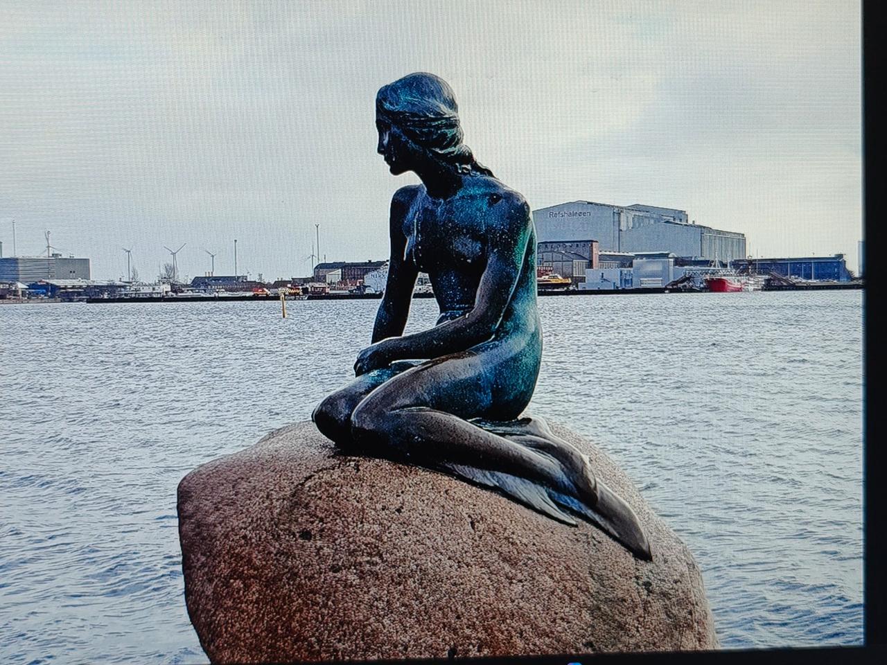 用一张图证明你去过的地方这张照片是我亲自拍的，可以证明我来过这里吧，这个美女非常