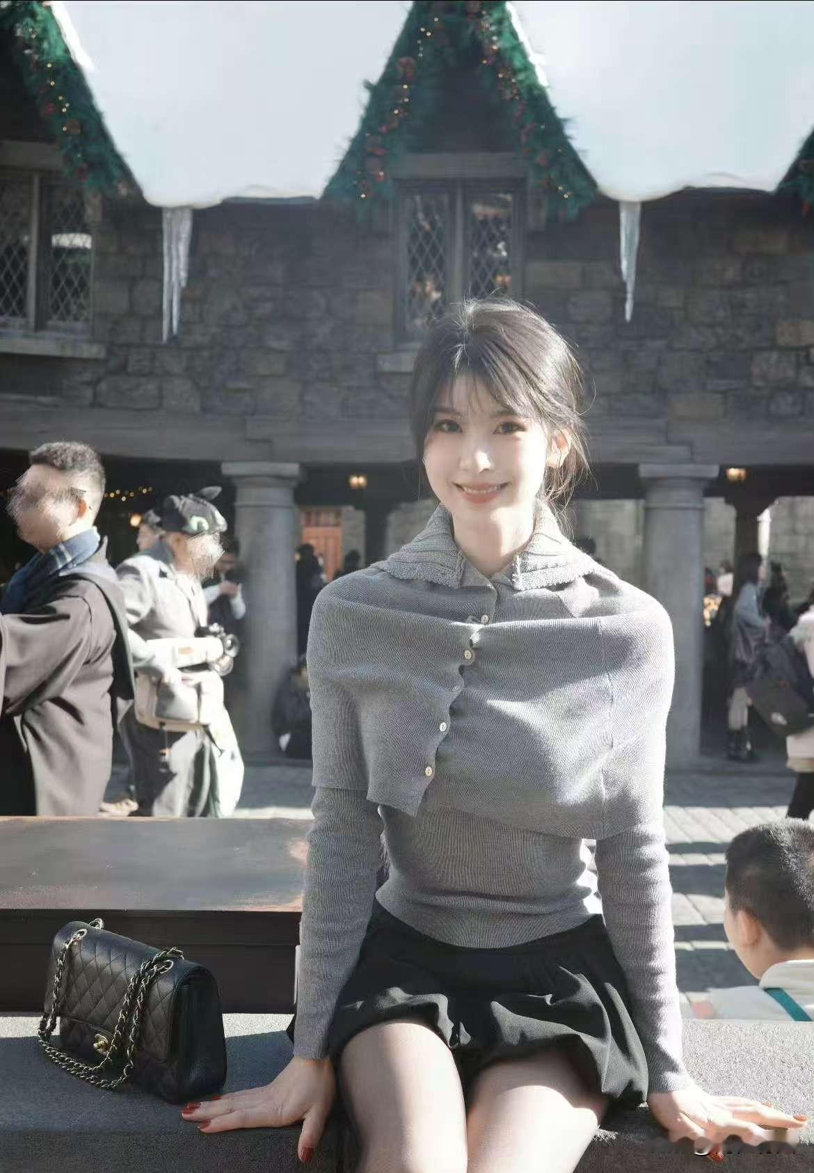 冬日暖阳下，甜美少女与城堡的浪漫邂逅🌞👸🏰