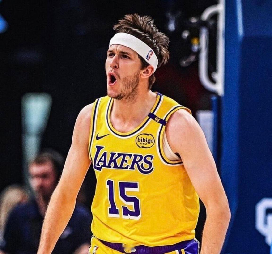 据 ShamsCharania 报道：奥斯汀·里夫斯可能会在第五场比赛中为湖人队