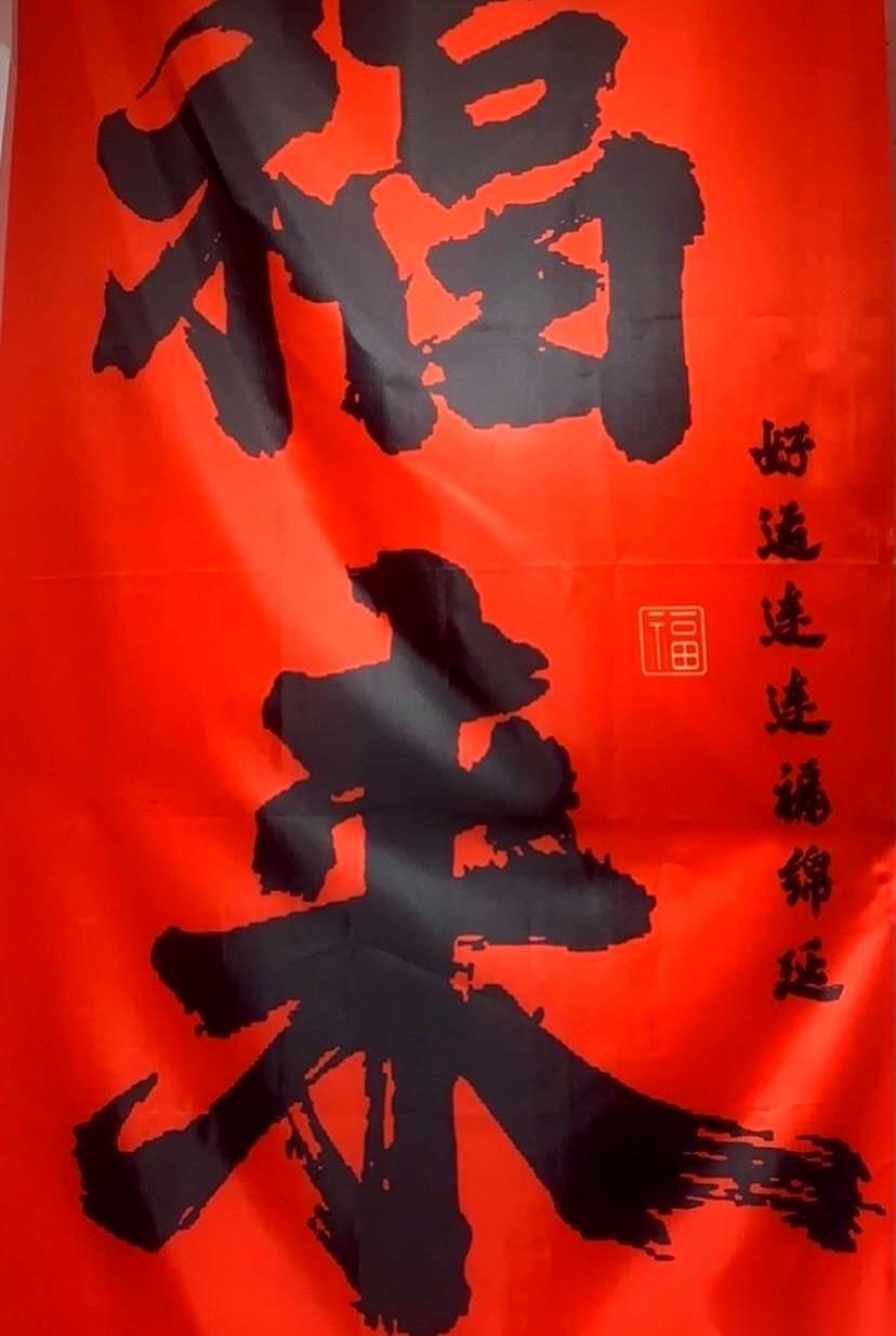 大半夜刷到个新闻，差点没给我笑出声。
2024年了，还有人在公海上玩海盗那一套。