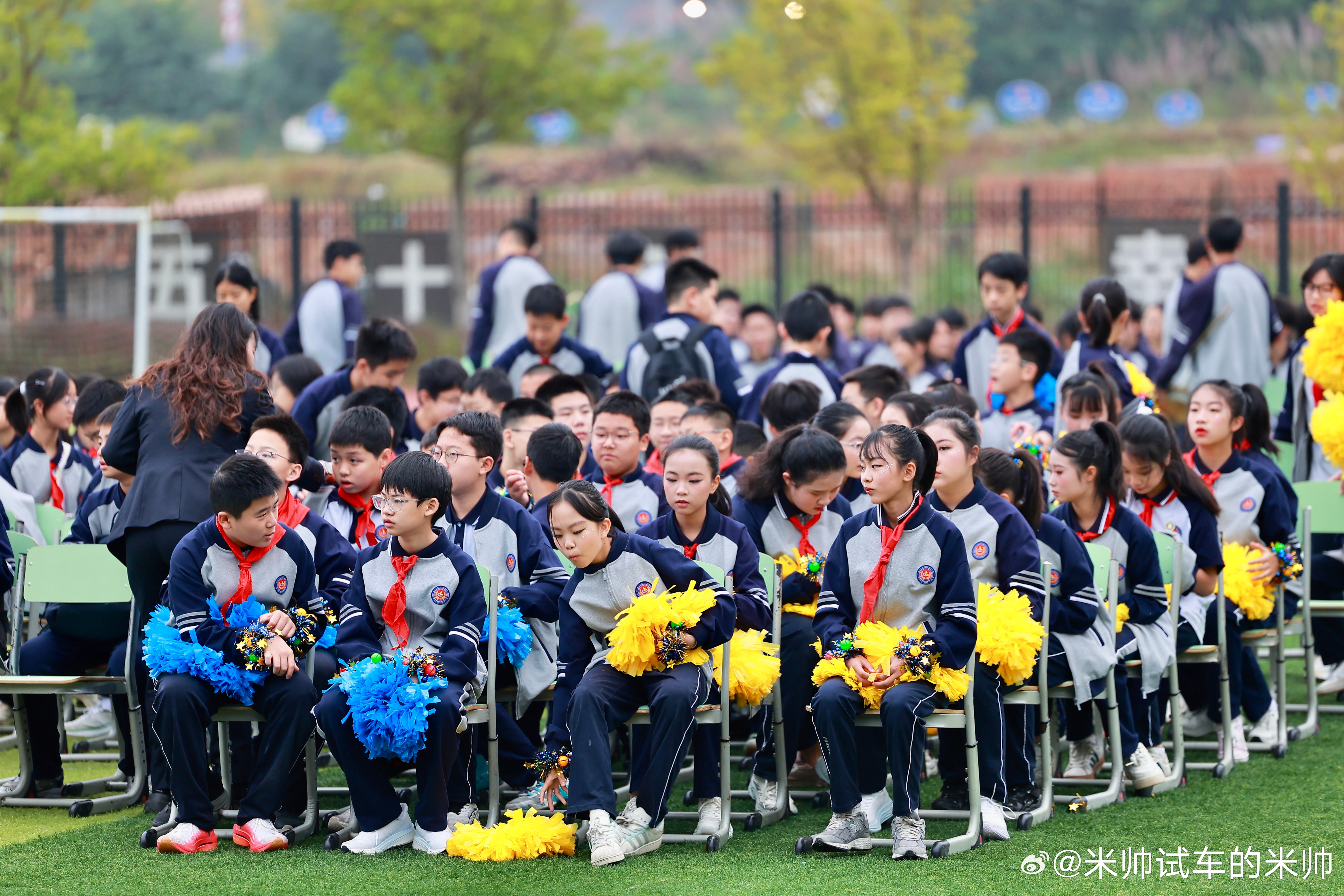 今天又是班级官摄，建议家长们掌握拍照技能，多买点摄影装备，这样一来孩子班上各种活
