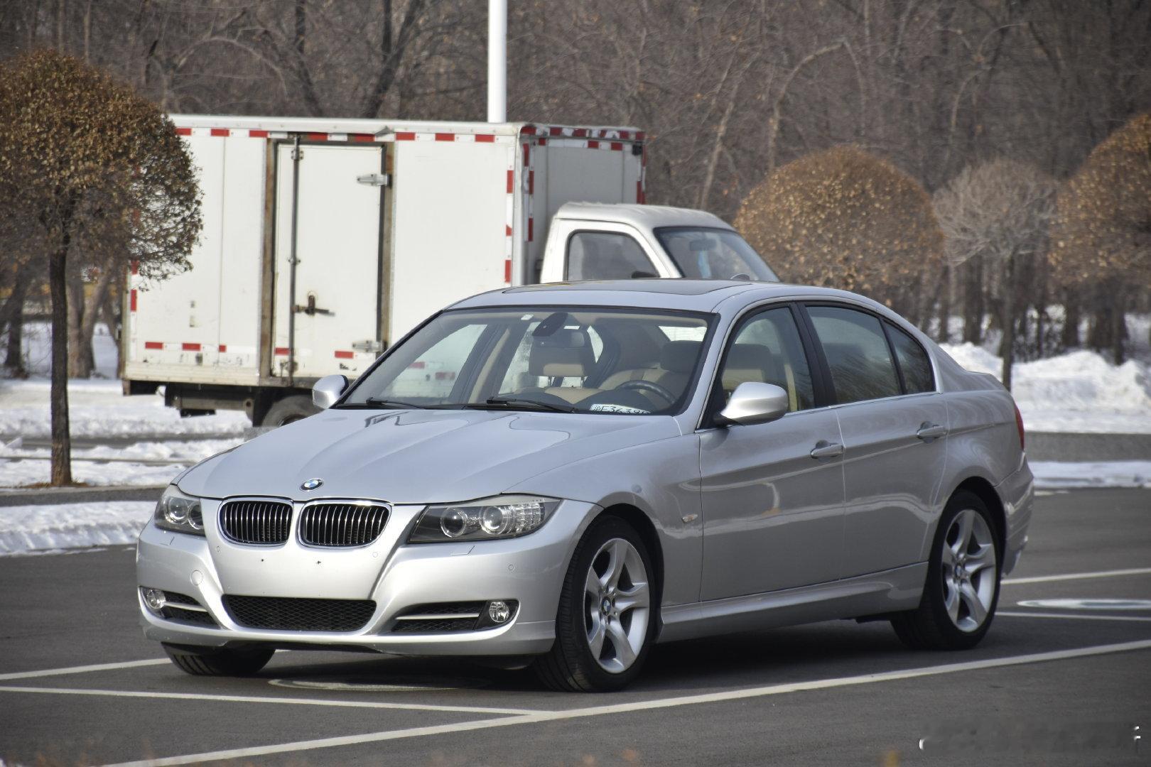 「车型」宝马3系「配置」E90 325i 豪华型「初次登记日期」2012年4月「