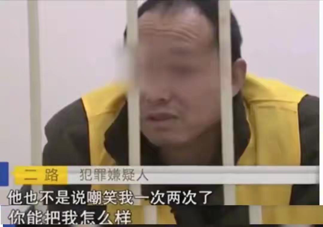 捉奸现场的冲击，往往能瞬间打破一个家庭表面的平静。近日，一男子带着哥们捉奸，竟发