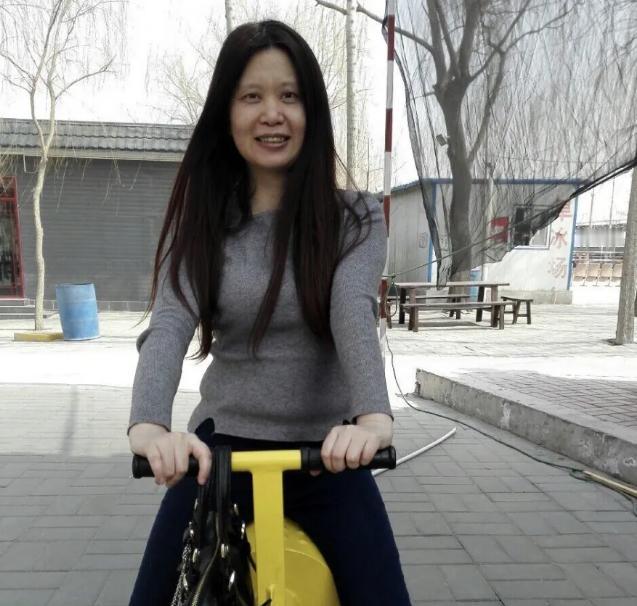 你们还记得这个木子美吗？我帮你们回忆一下。
就是那个当年在网上公开自己性爱日记的