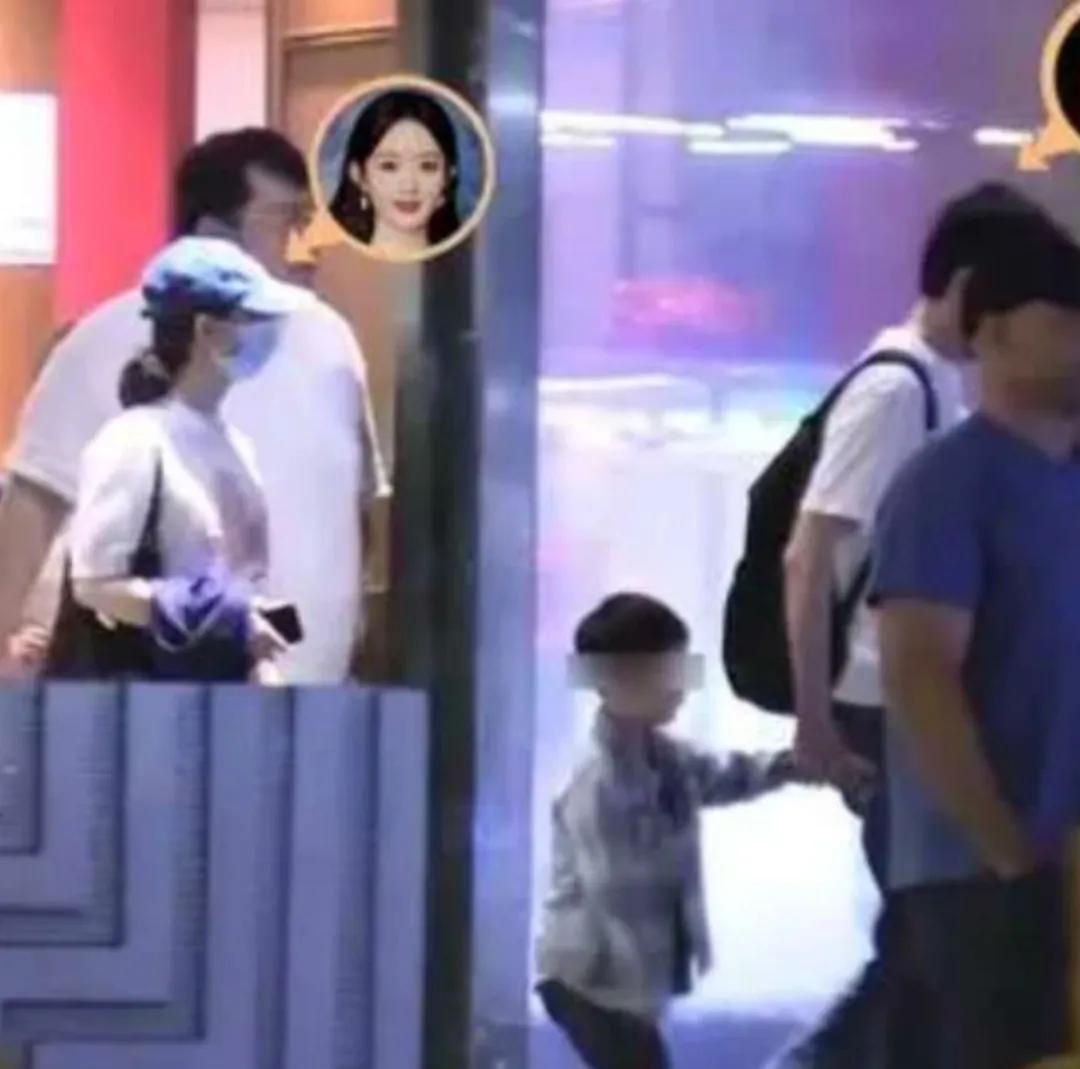 说句实话，做明星真难，赵丽颖冯绍峰离婚就不能一起陪孩子吃饭了吗？难道一起吃饭被猜