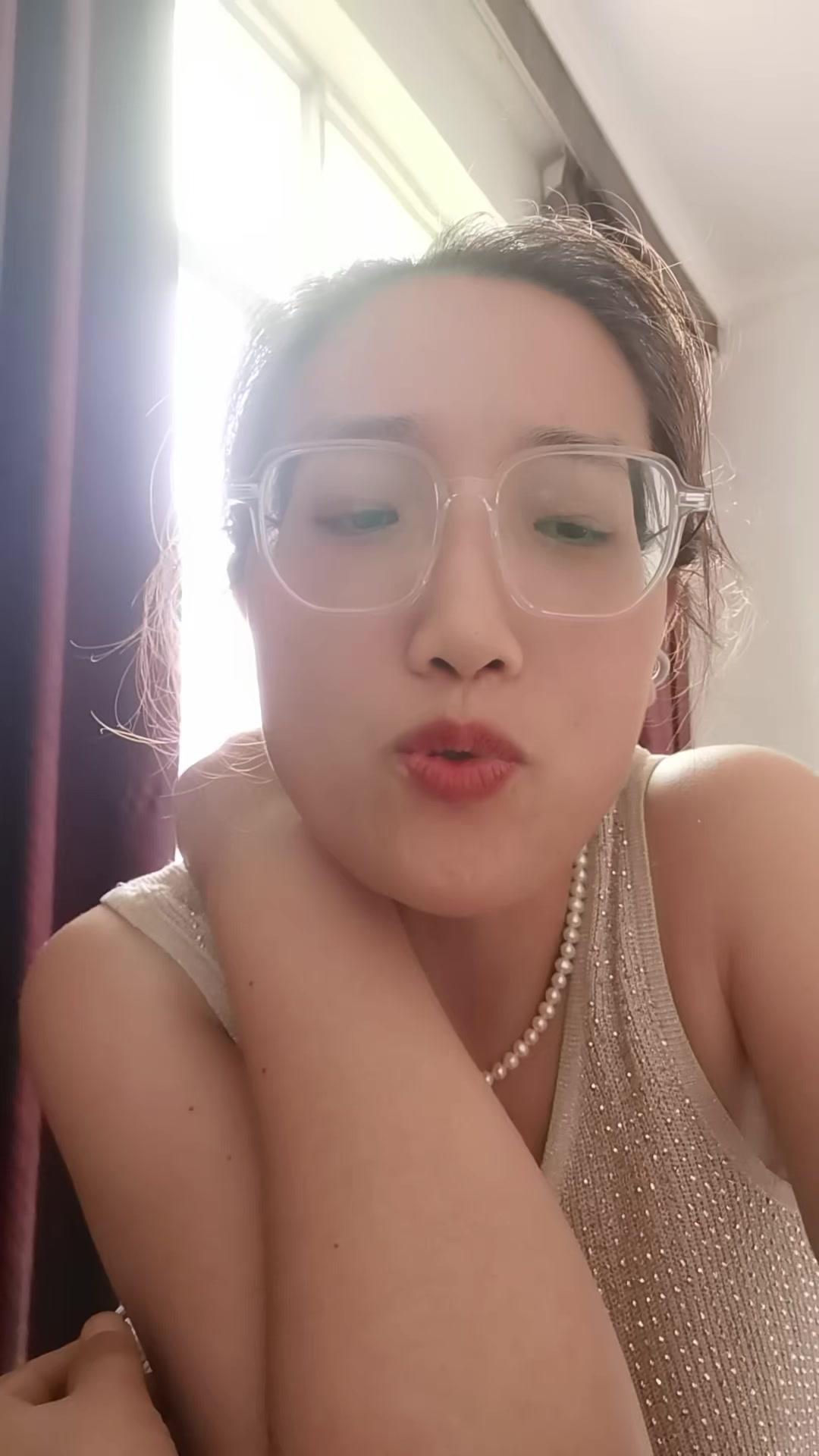 换了裙子后又“捡”了便宜？这次保住理智❗️

最近试穿新衣服总纠结尺码，之前买的