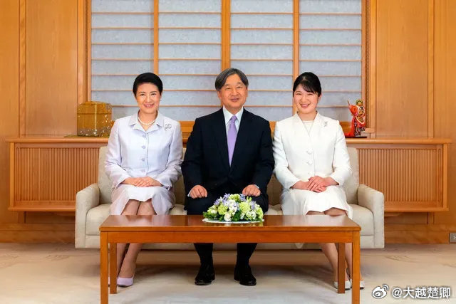 日本民众多数支持出现女性天皇。日本议员回应称，这不是民意的问题，而是法律的问题。