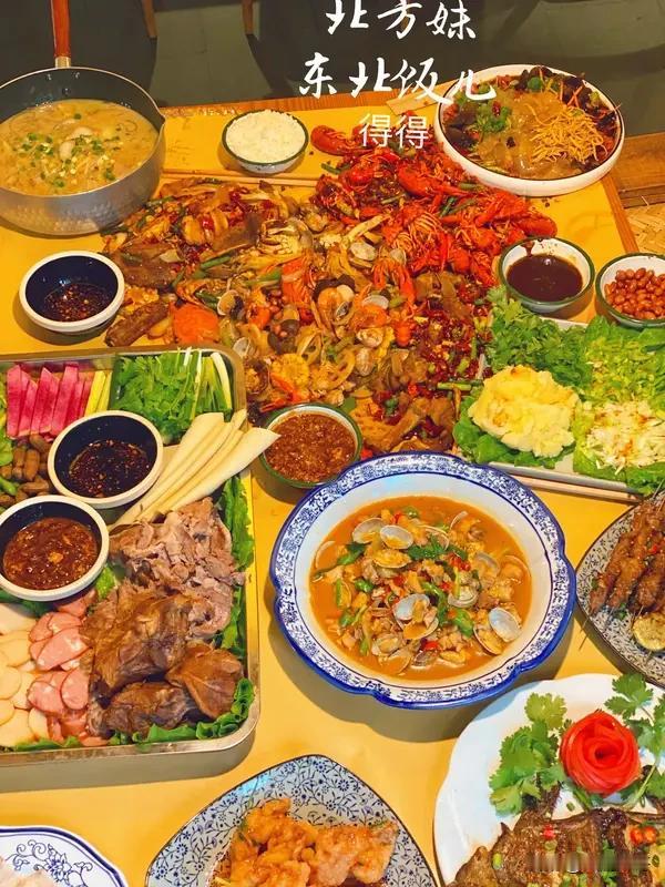 冰城夏都哈尔滨，以其独特的建筑风格和大气豪迈的东北菜闻名遐迩。这份攻略将重点带你