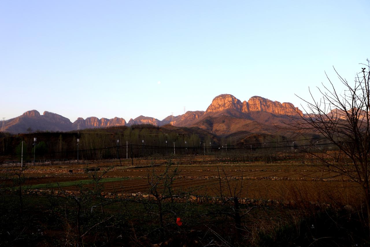 还是农村早晨的空气新鲜！
清明节期间，在农村老家住了一晚，早晨六点多在村边转了一