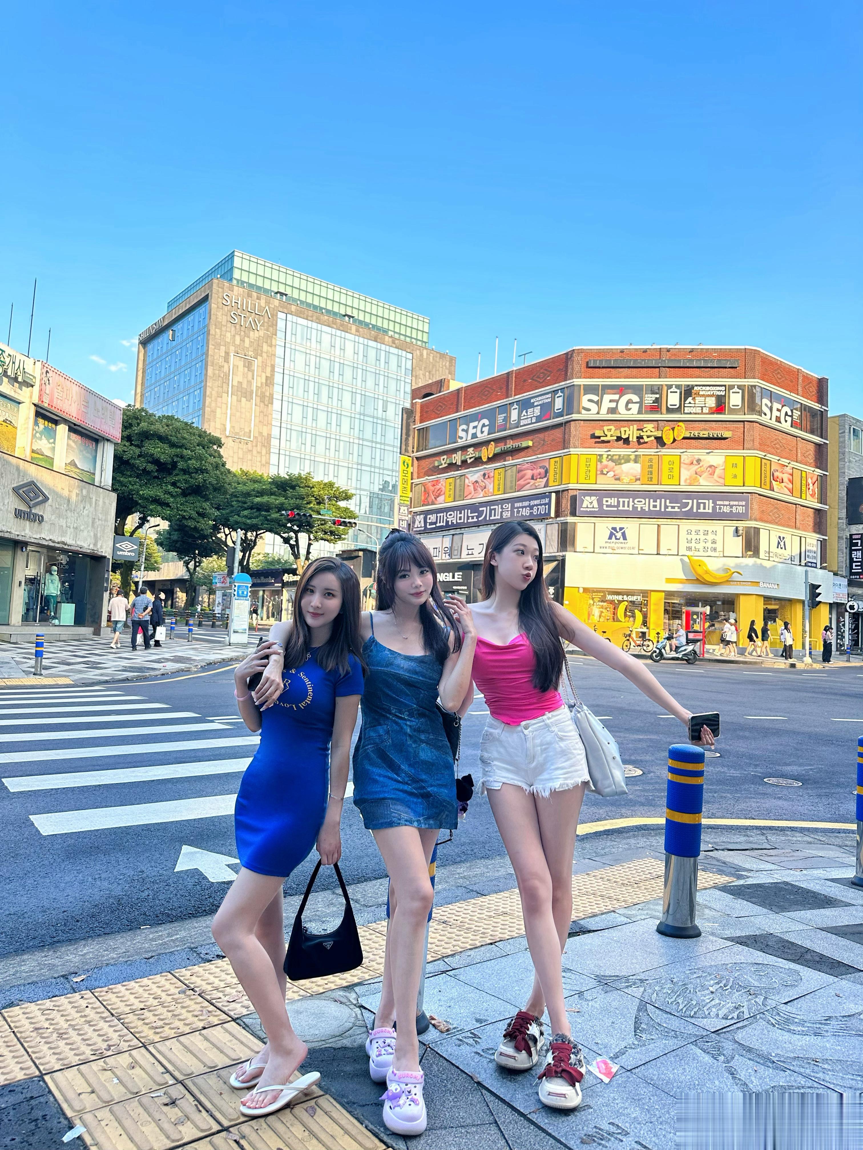 16岁自己来韩国比赛 什么都没玩到这次的🇰🇷Day1就真的把我吃晕了 腿逛断