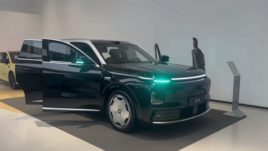 零跑D19告诉市场一个道理：现在竞争这么激烈，新车发布真不宜把时间线拉太长，除非