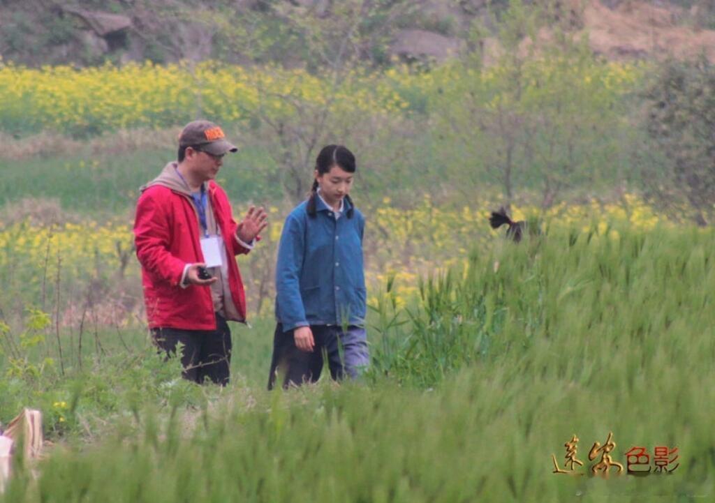 张艺谋教会周冬雨的第一课是珍惜周五晚高疯 收官催泪！周冬雨回忆张艺谋说要珍惜相聚