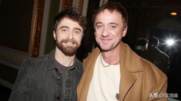 《哈利·波特》电影主演丹尼尔·雷德克里夫和汤姆·费尔顿本周在纽约百老汇重聚，两位