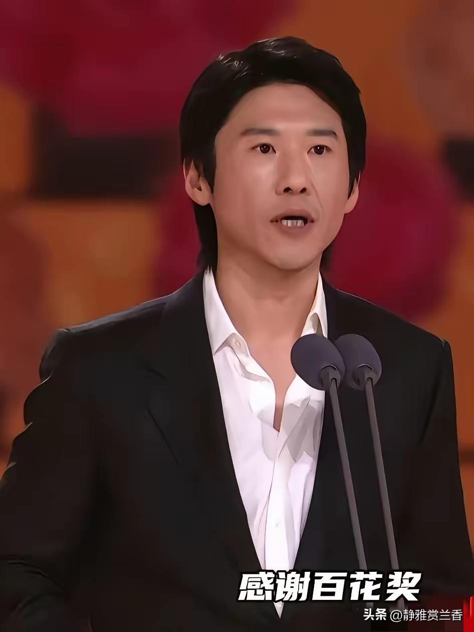 明眼人其实都看得出来
王骁真的太不对劲了
他都已经48岁了，难道没人告诉他，拿了
